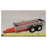 1/16 New Idea Manure Spreader