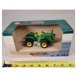 1/43 John Deere 8020 Tractor