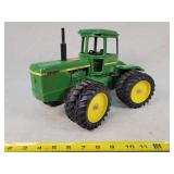 1/16 John Deere 7020 4WD Tractor