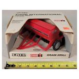 1/16 Case International Grain Drill