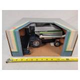 1/24 Gleaner R6 Combine