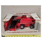1/32 Case IH 2166 Combine