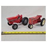 2 - 1/16 IH Tractor - Played