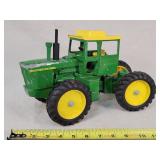 1/16 John Deere 7520 4WD ERTL Tractor