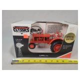 1/16 Allis Chalmers Tractor