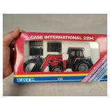 1/32 Case International 2294 Tractor w/ Loader