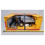 1/16 Gleaner R-62 Combine