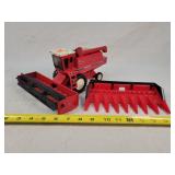 1/32 IH Combine w/ Headers