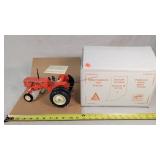 1/16 Allis Chalmers 185 Tractor w/ Duals