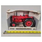 1/16 IH 600 Diesel Tractor