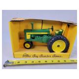 1/16 John Deere 720 Tractor
