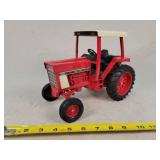 1/16 IH 886 Tractor
