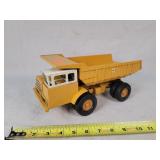 Vintage 1/16 IH Dump Truck