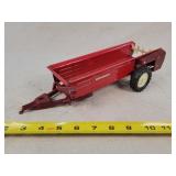 1/16 IH Manure Spreader