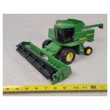 1/16 John Deere Titan 2 Combine
