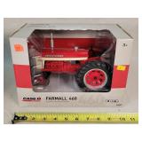 1/16 Farmall 460 Tractor