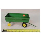 1/16 John Deere Flare Wagon - Missing 1 tire