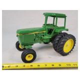 1/16 John Deere Tractor