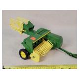 1/16 John Deere Small Square Baler