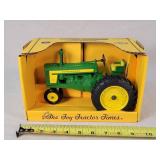 1/16 John Deere 720 Tractor