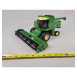 1/16 John Deere Combine
