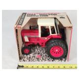 1/16 International 1586 Tractor w/ Duals