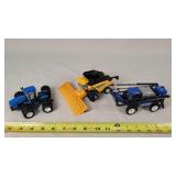 1/64 New Holland Sprayer, 4WD Tractor, & Combine