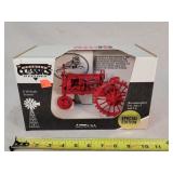 1/16 Farmall F12 Tractor