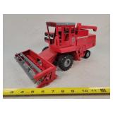 1/16 Massey Ferguson 760 Combine