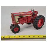 1/16 Farmall 806 Tractor