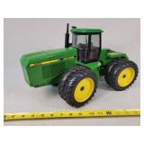 1/16 John Deere 8560 4WD Tractor