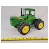 1/16 John Deere 7020 4WD Tractor