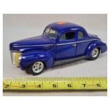 1/18 Ford Deluxe Car