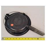 Griswold #8 Cast Iron Waffle Iron - NICE!