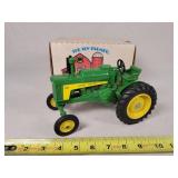 1/16 John Deere 630 Tractor
