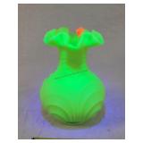 Fenton Custard Glass Vase 8't (Uranium Glow)