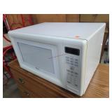Used Whirlpool Microwave - 23ï¿½13'