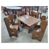 Pine Child's Table & 4-Chairs, Table 22' x 30'