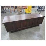 Lane Cedar Chest, Walnut Wood  49'W x 15'H x 17'D