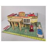 Vintage Keystone Auto Garage 23.5' L , played