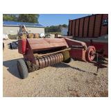 New Holland Hayliner 67 Baler