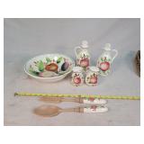 Apple Theme Salad Dish & More