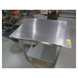 30' x 36' x 36' SS Worktable