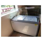 Avantco Mdl. 360ADC8N Display Ice Cream Freezer
