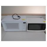Lot - Sharp Carousel & Insignia Microwave Ovens