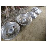 19.5' Ford Wheel Covers w/ Extensions
