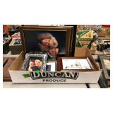 GROUP OF PICTURES & FRAMES