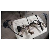 DIAMOND INFINITE 305 COMPOUND BOW WITH QUIVER,