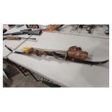 SHAKESPEARE ROOT RECURVE BOW W/ ARROWS AND QUIVER