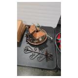 COPPER ASSORTMENT & DECORATIVE ITEMS